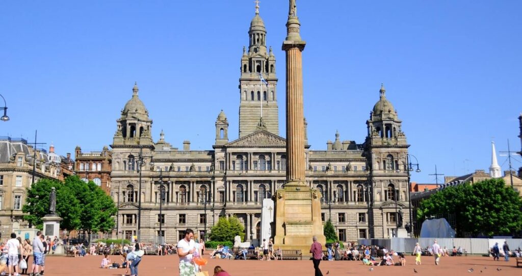 Moving to University: 10 Essential Steps